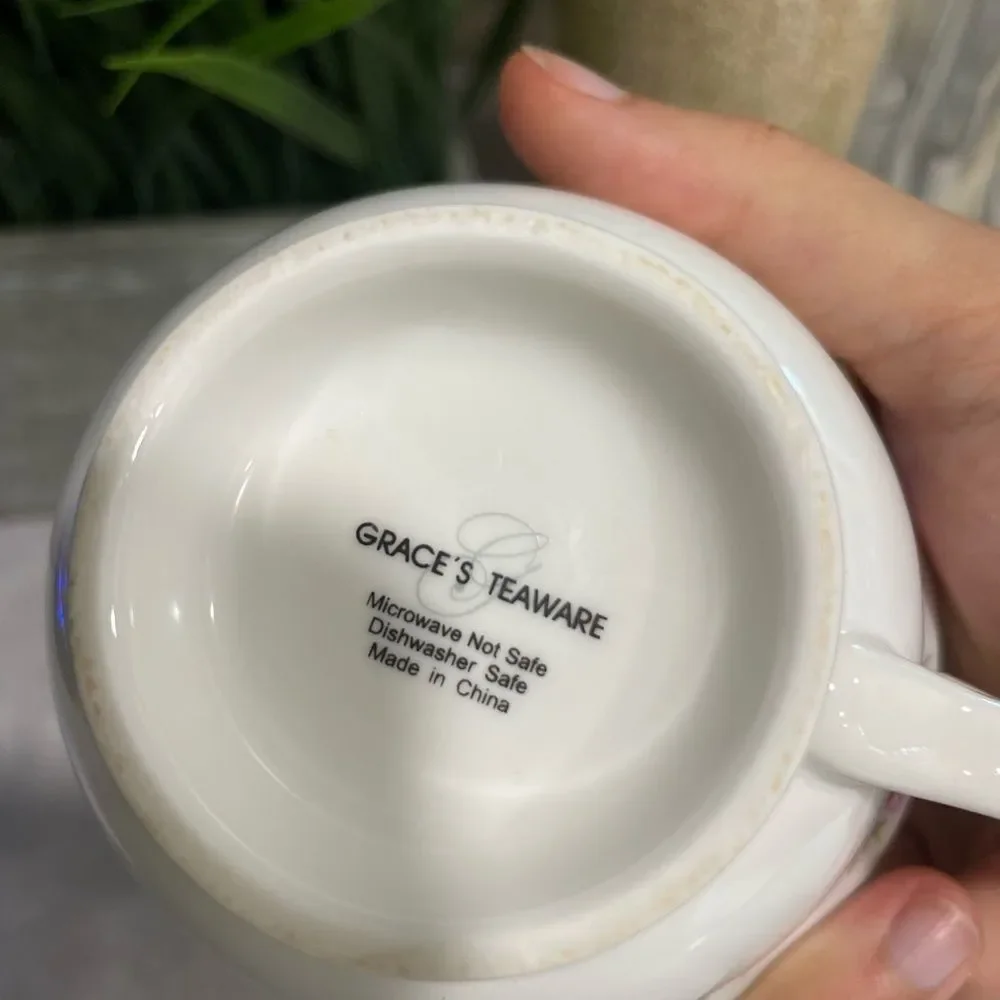 Teacup set with floral pattern - Picture 4 of 4